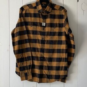 Wind River Men's Black and Yellowish Plaid Casual Button Down Shirt